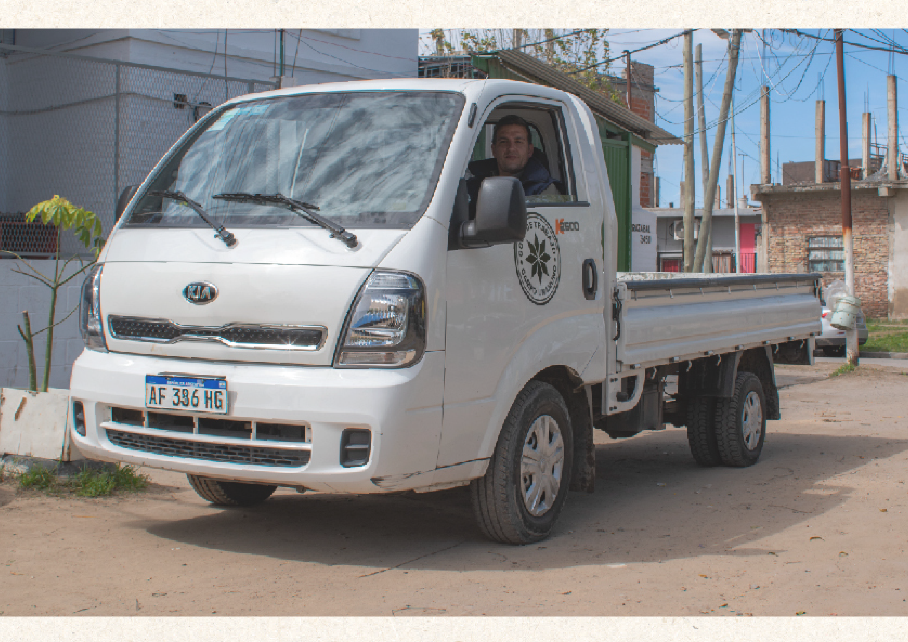 Flota de transporte y logística propia